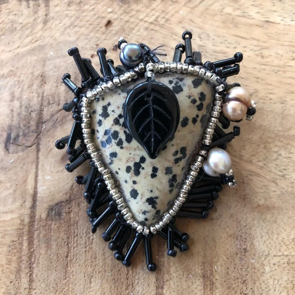Dalmatian Jasper beautiful & unique artisan made brooch adorned w/beads & pearls - Picture 3 of 7